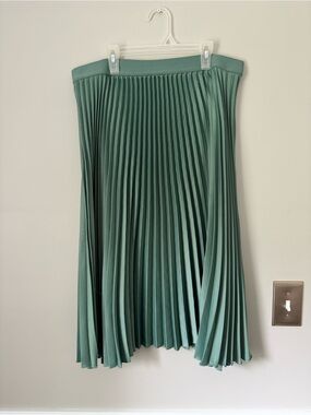 H&M Pleated Midi Skirt in Sage